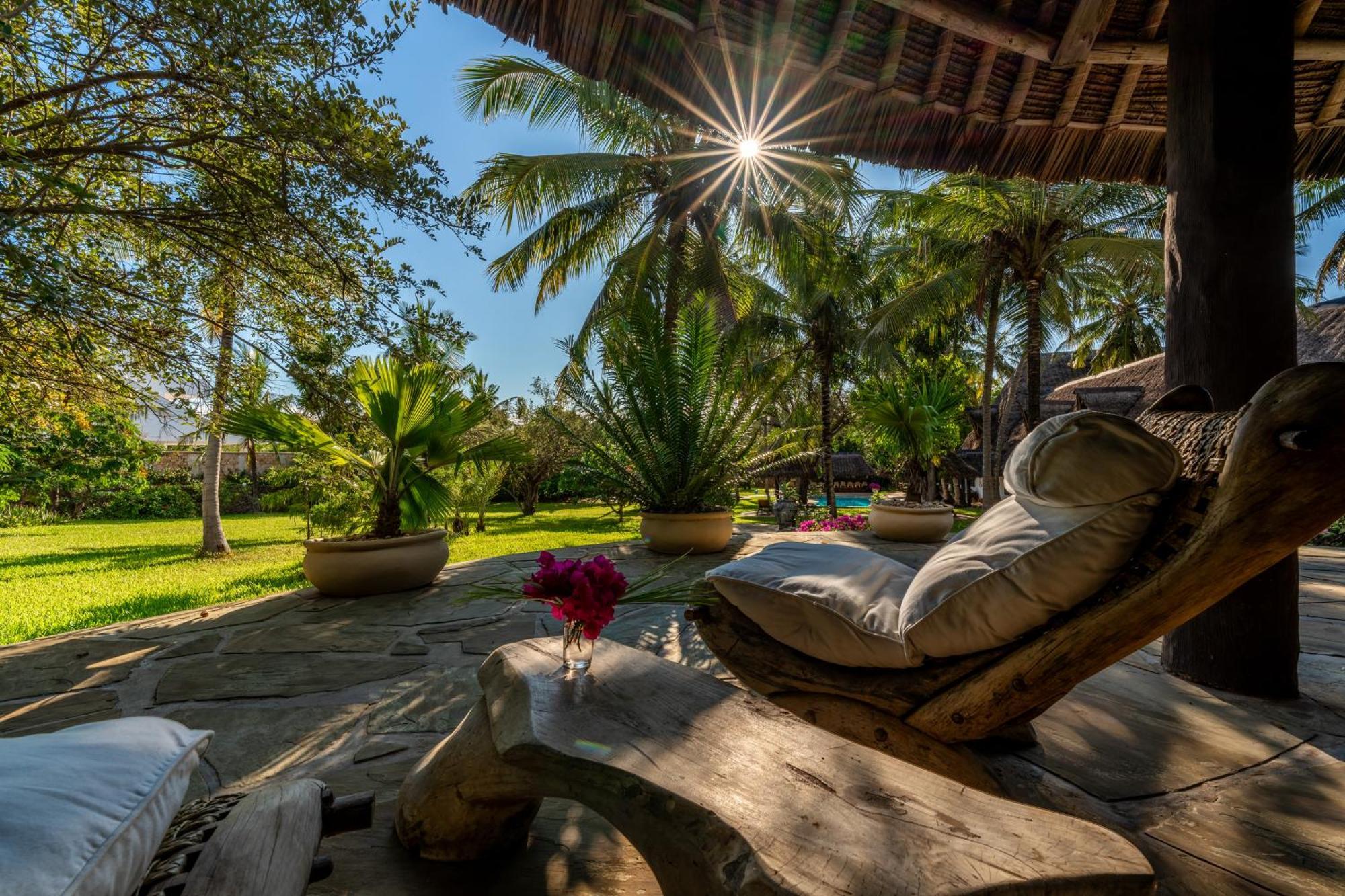 Diani Marine Divers Village Diani Beach Kültér fotó