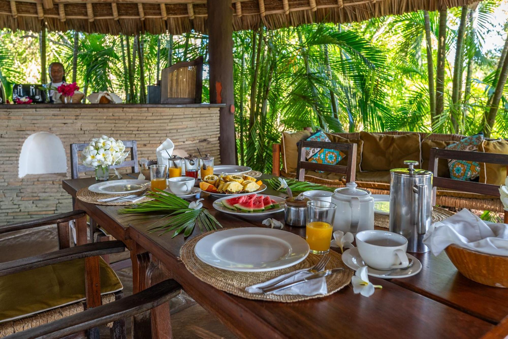Diani Marine Divers Village Diani Beach Kültér fotó
