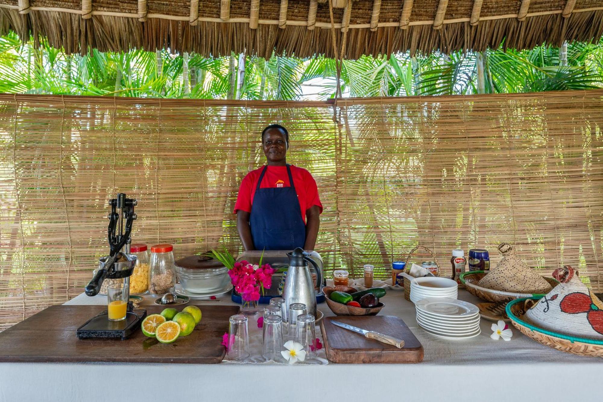 Diani Marine Divers Village Diani Beach Kültér fotó