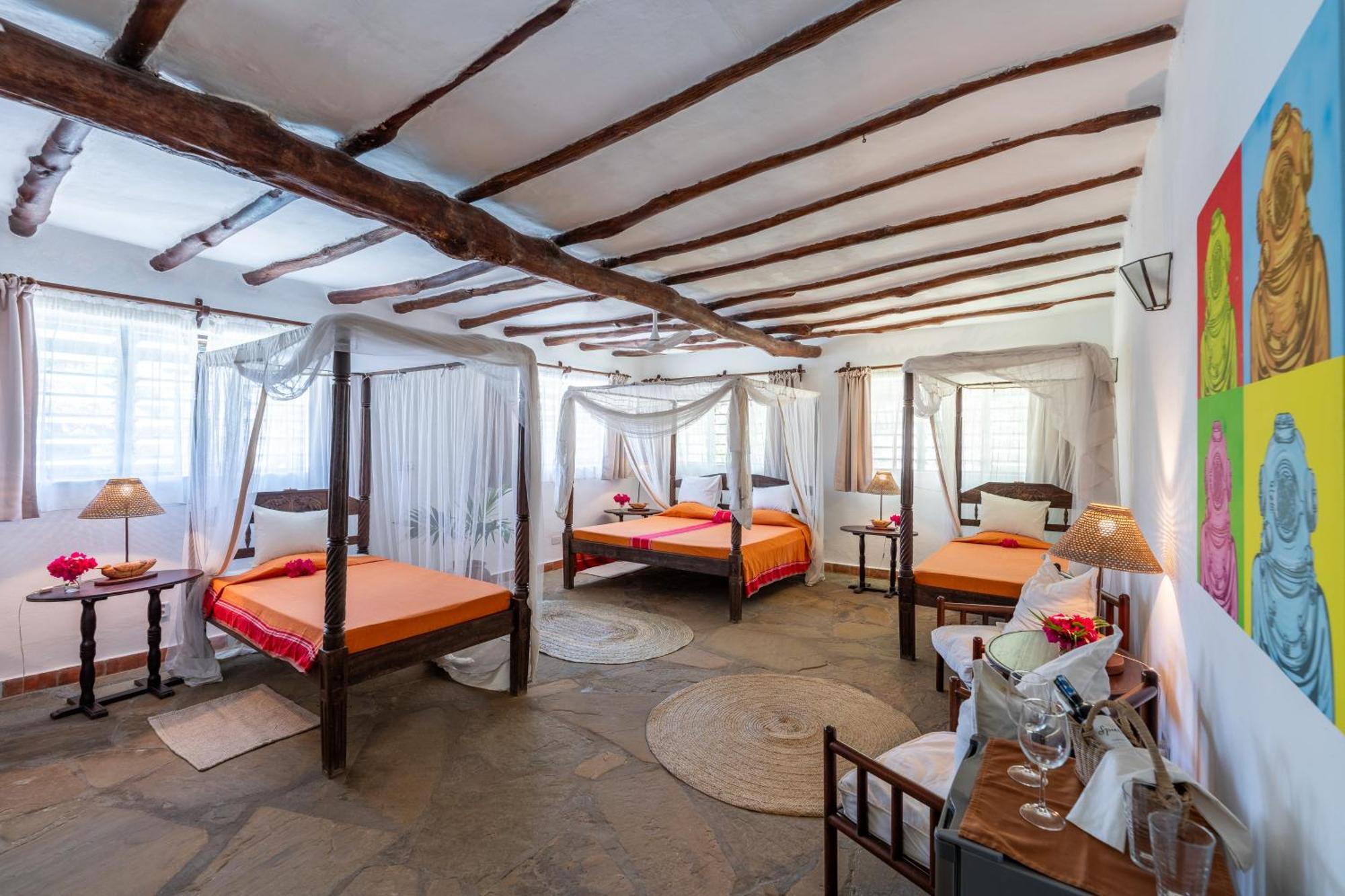 Diani Marine Divers Village Diani Beach Kültér fotó
