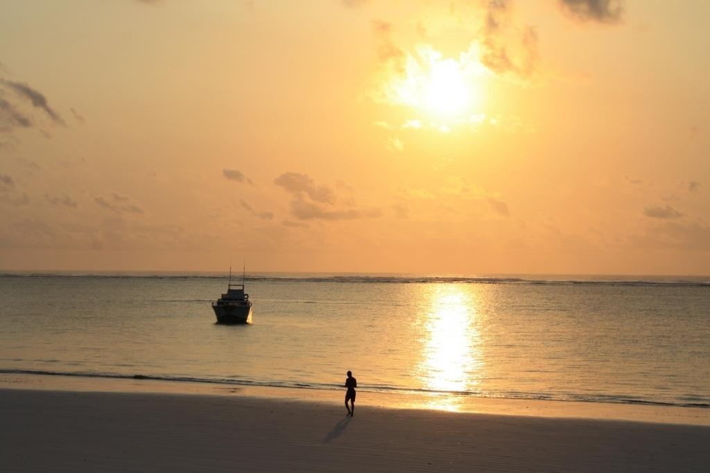 Diani Marine Divers Village Diani Beach Kültér fotó